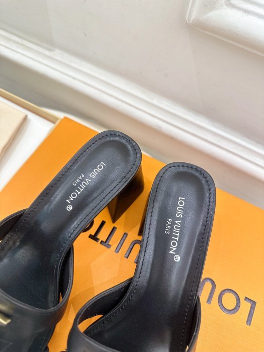 Босоножки фото 8