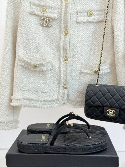 Шлепанцы женские