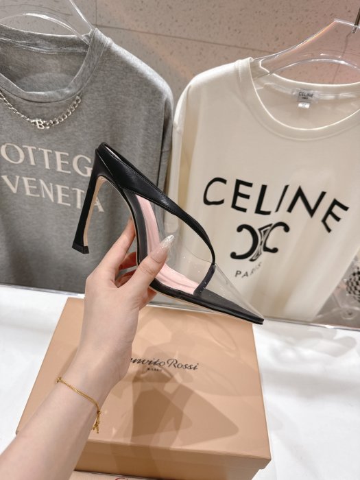 Босоніжки фото 5