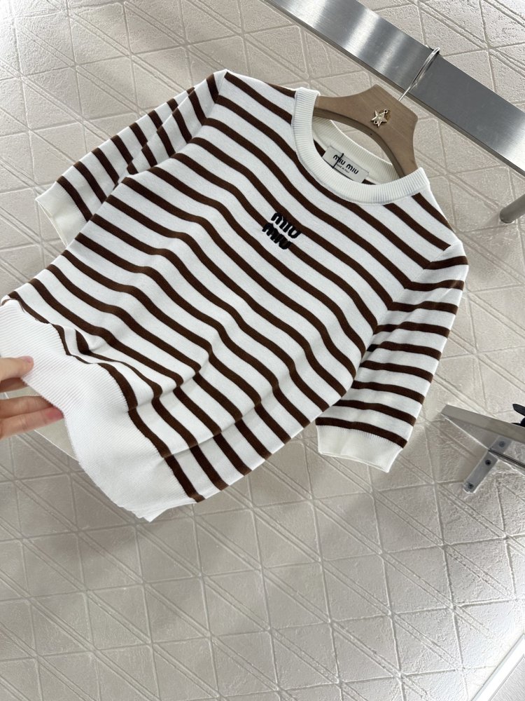 Футболка жіноча фото 6