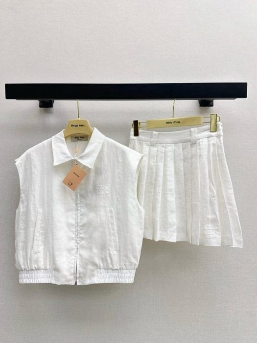 Костюм женский