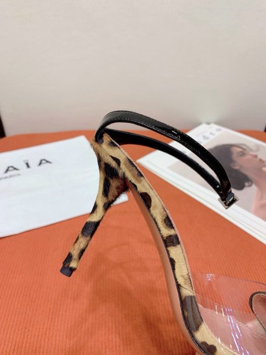 Босоножки фото 4