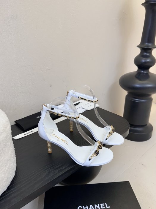 Босоножки фото 2