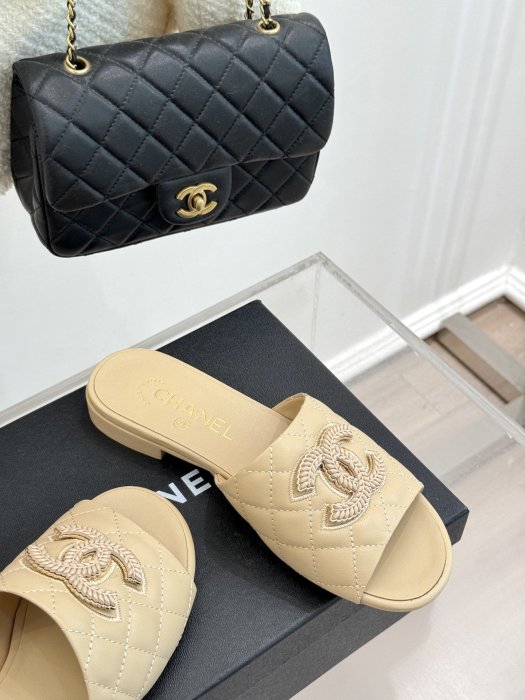 Шлепанцы фото 5