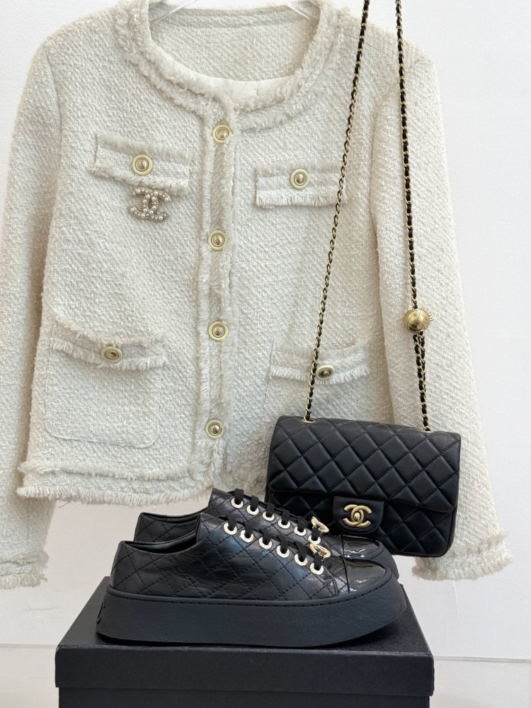 Shoes women's on platform 35 mm