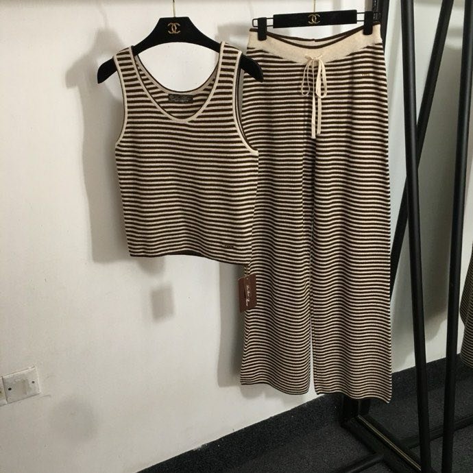 Костюм женский