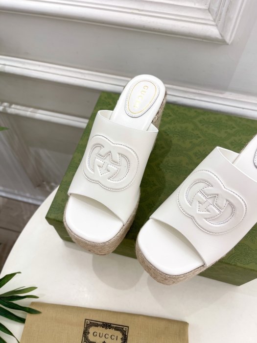 Босоножки фото 6