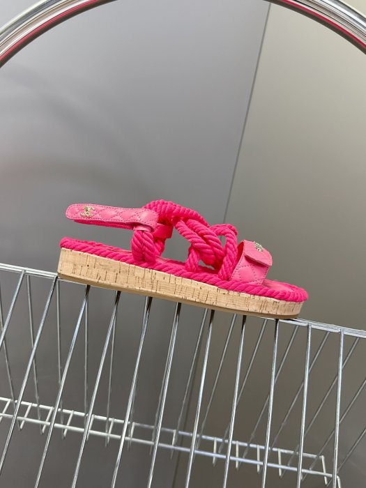 Шлепанцы женские фото 5