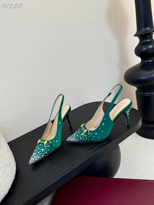 Босоножки фото 5