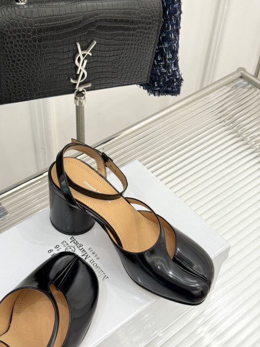 Босоніжки з роздвоєним носком фото 5