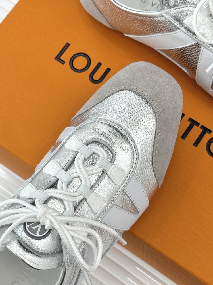 Кроссовки женские фото 7