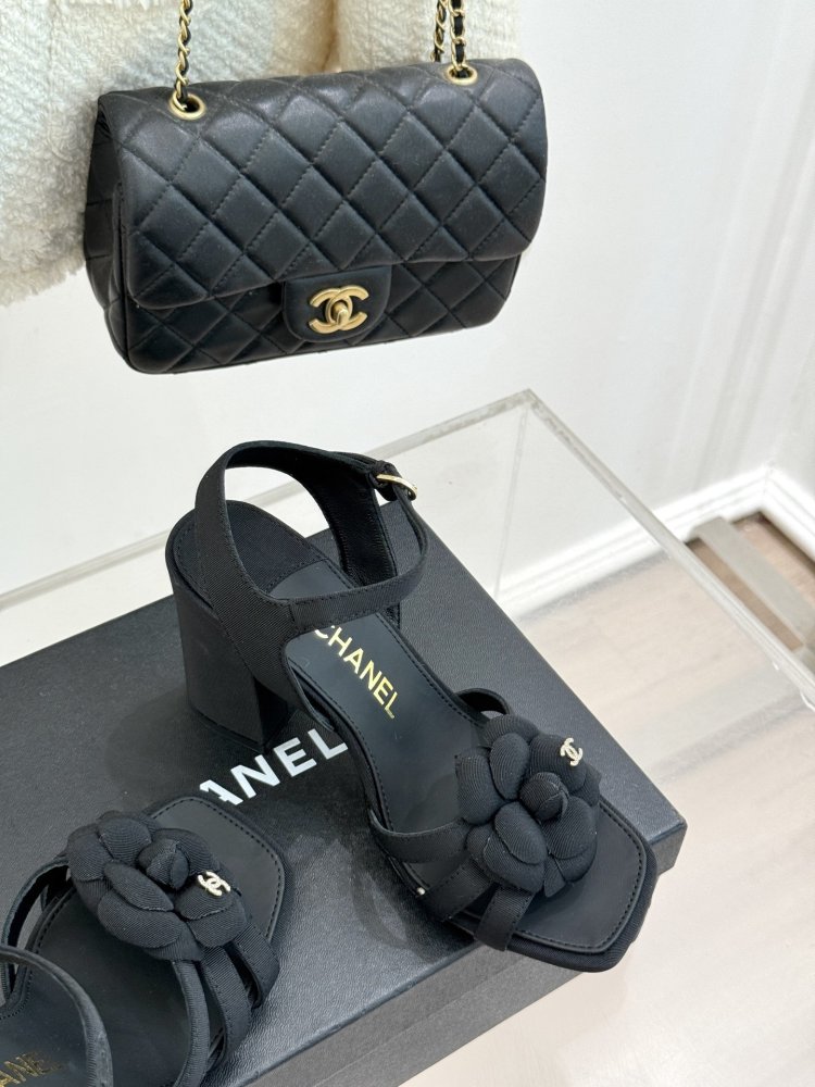 Босоножки фото 5