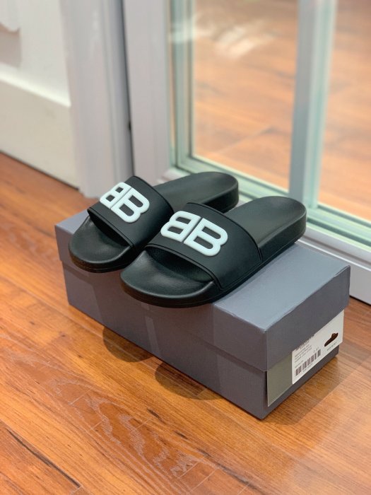 Шлепанцы фото 5