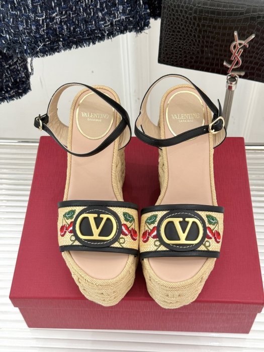 Босоножки фото 4