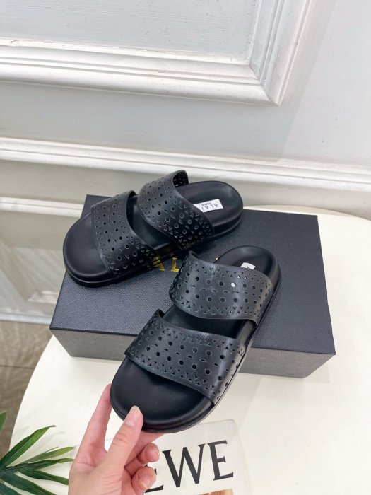 Шлепанцы женские фото 3