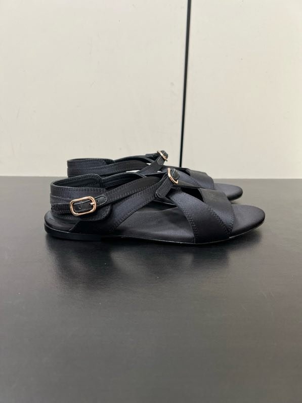 Сандалі жіночі фото 2