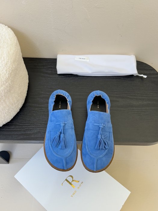 Лоферы женские