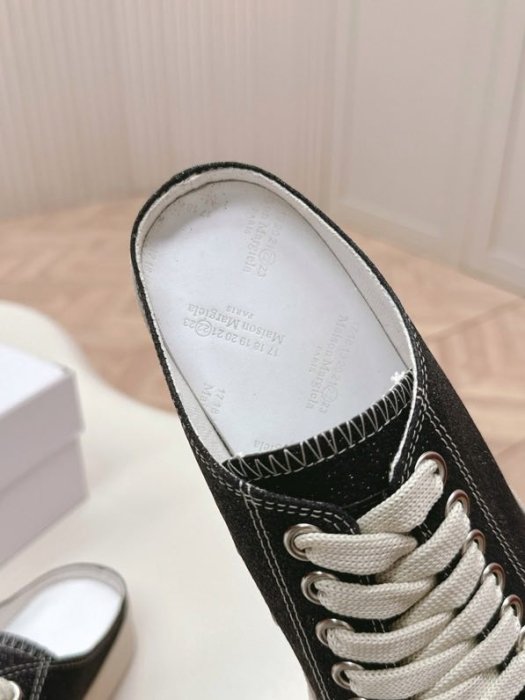 Кеди мюли з роздвоєним носком фото 9