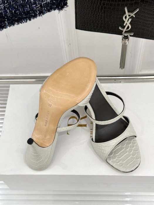 Босоножки фото 9