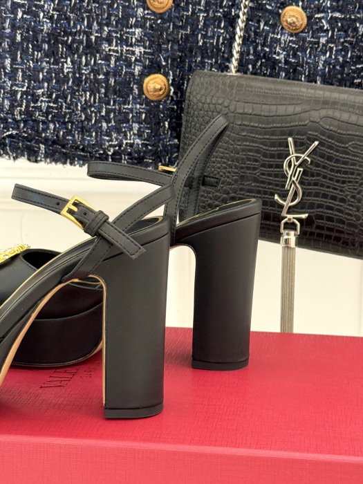 Босоножки фото 6