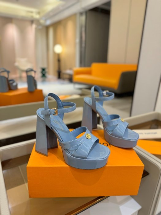 Босоножки фото 2