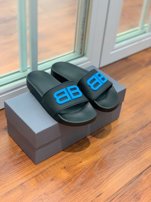 Шлепанцы фото 4