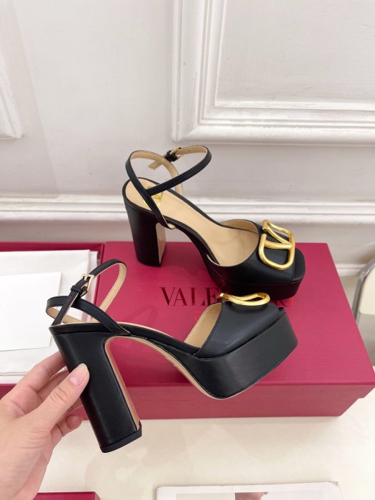 Босоножки фото 4