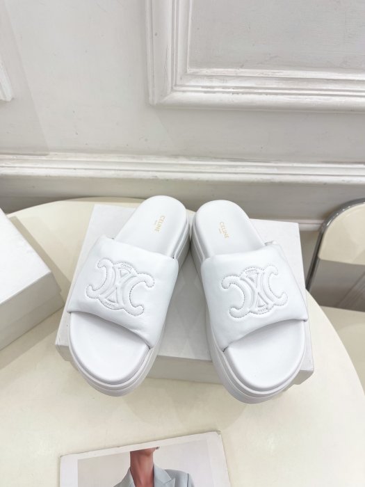 Шлепанцы женские