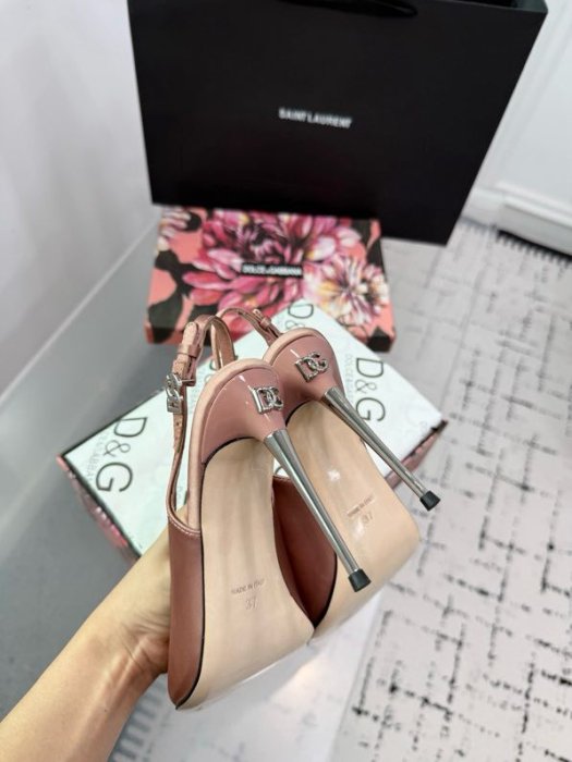 Sandals on high heel фото 9