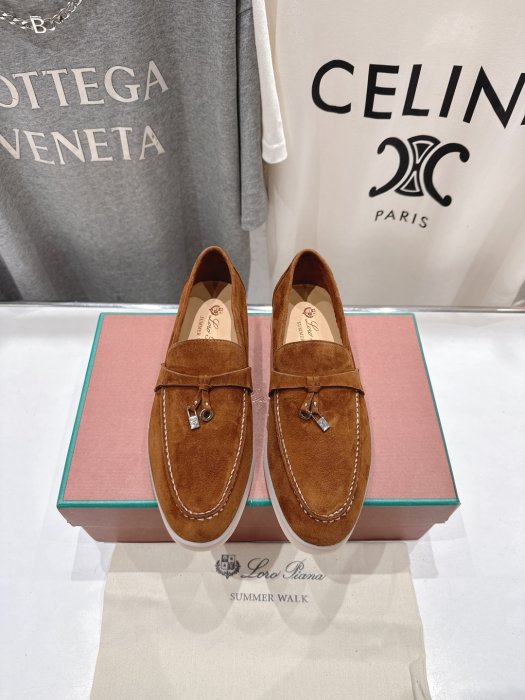 Лоферы женские