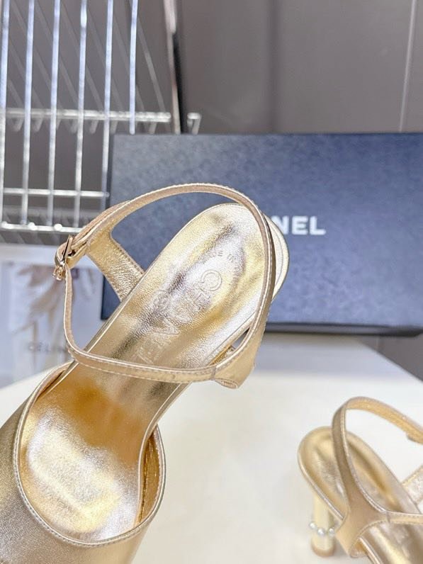 Босоножки фото 5