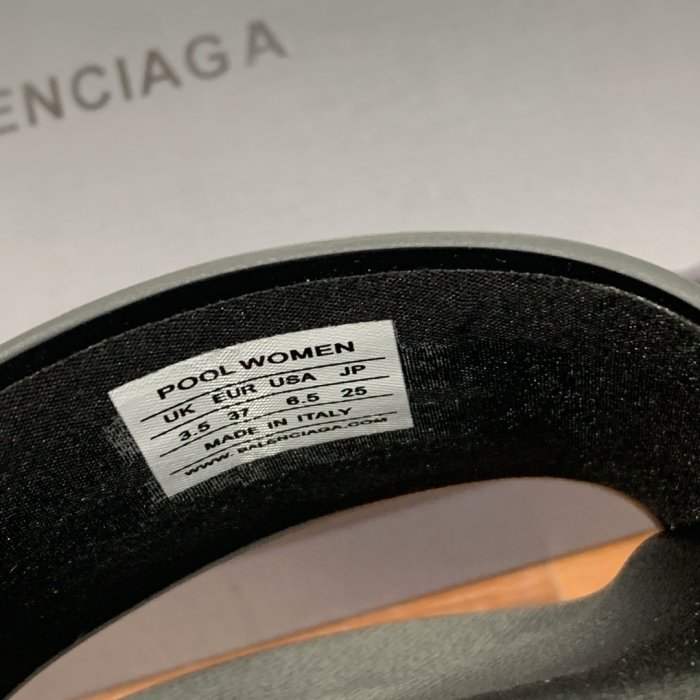 Шлепанцы фото 8