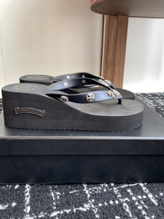 Шлепанцы женские фото 2