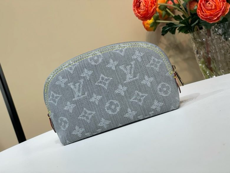 A bag beautician Pochette Cosmetique M47515