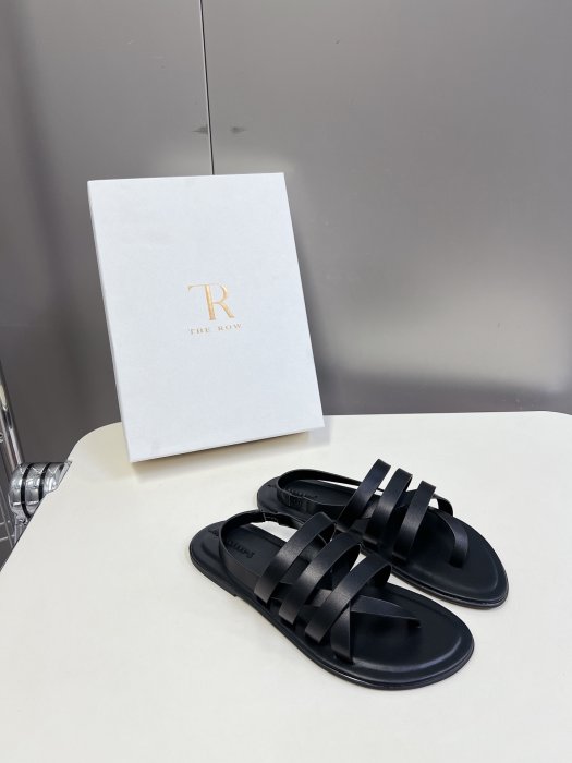 Шлепанцы фото 2