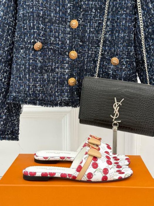 Шлепанцы фото 9