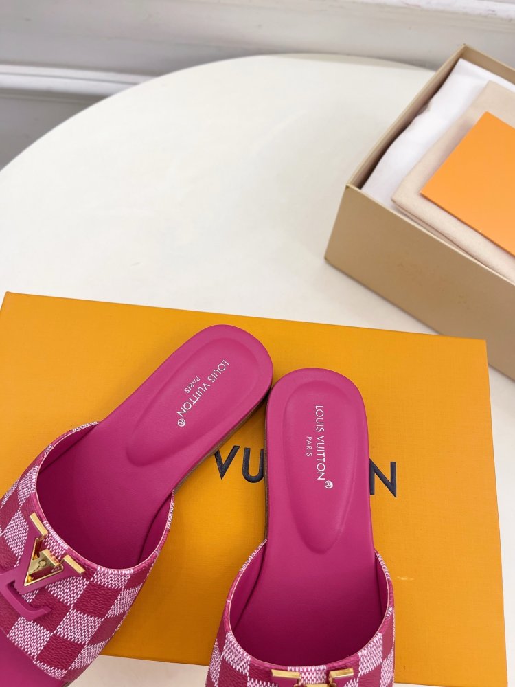 Шлепанцы женские фото 7