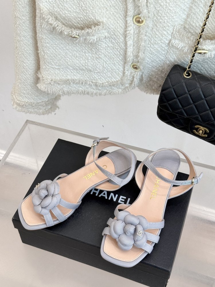 Босоножки фото 2