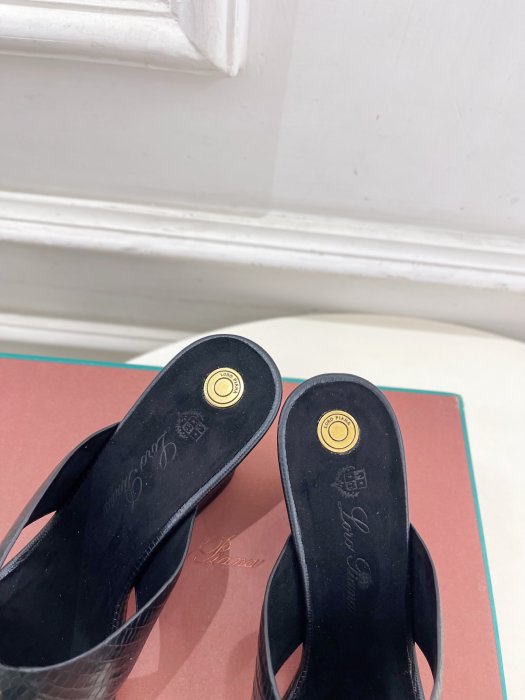 Босоножки фото 8