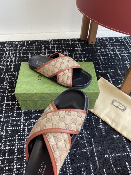 Шлепанцы фото 6