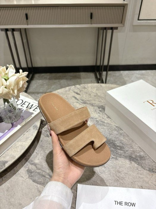 Шлепанцы женские фото 8