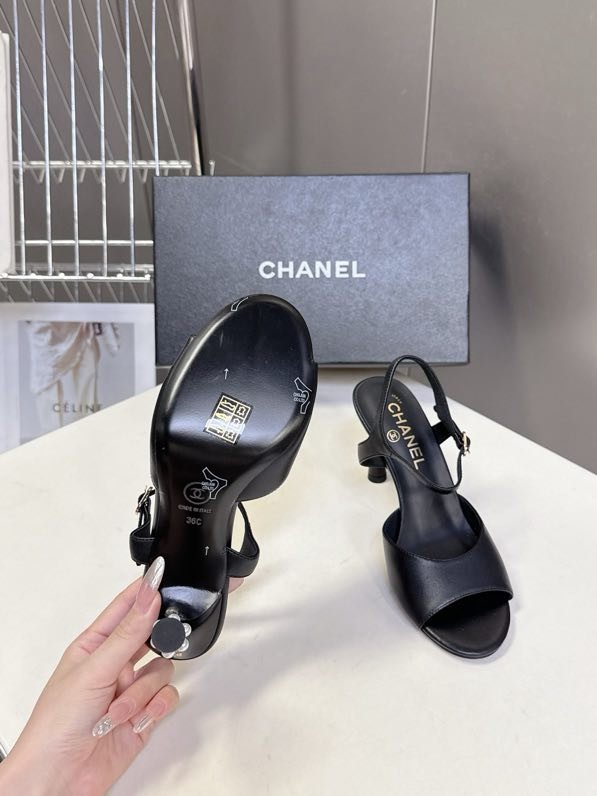 Босоножки фото 5