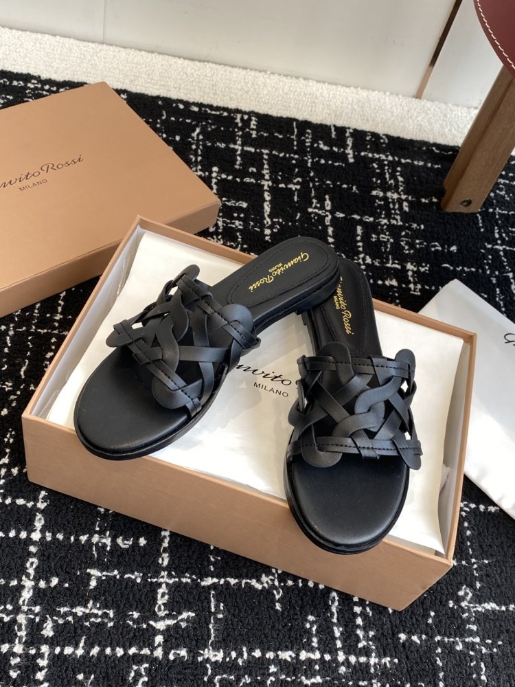 Шльопанці жіночі фото 5