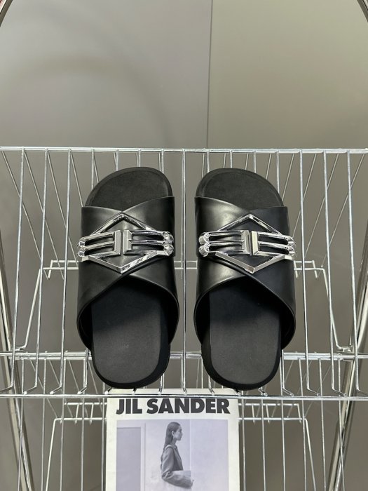 Шлепанцы фото 6