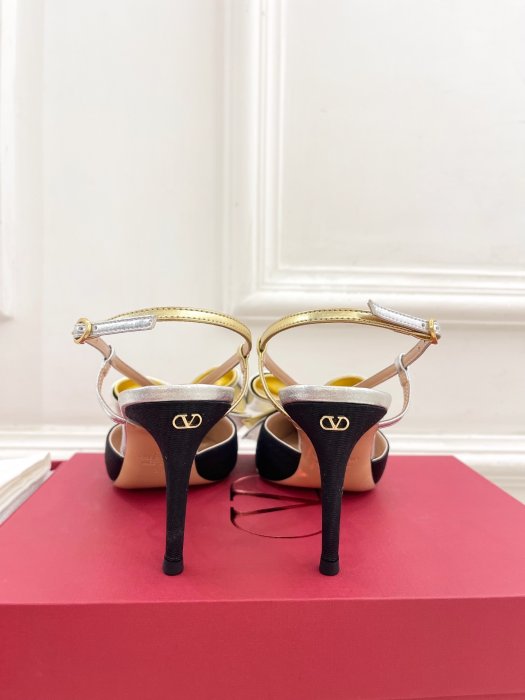 Босоножки фото 7