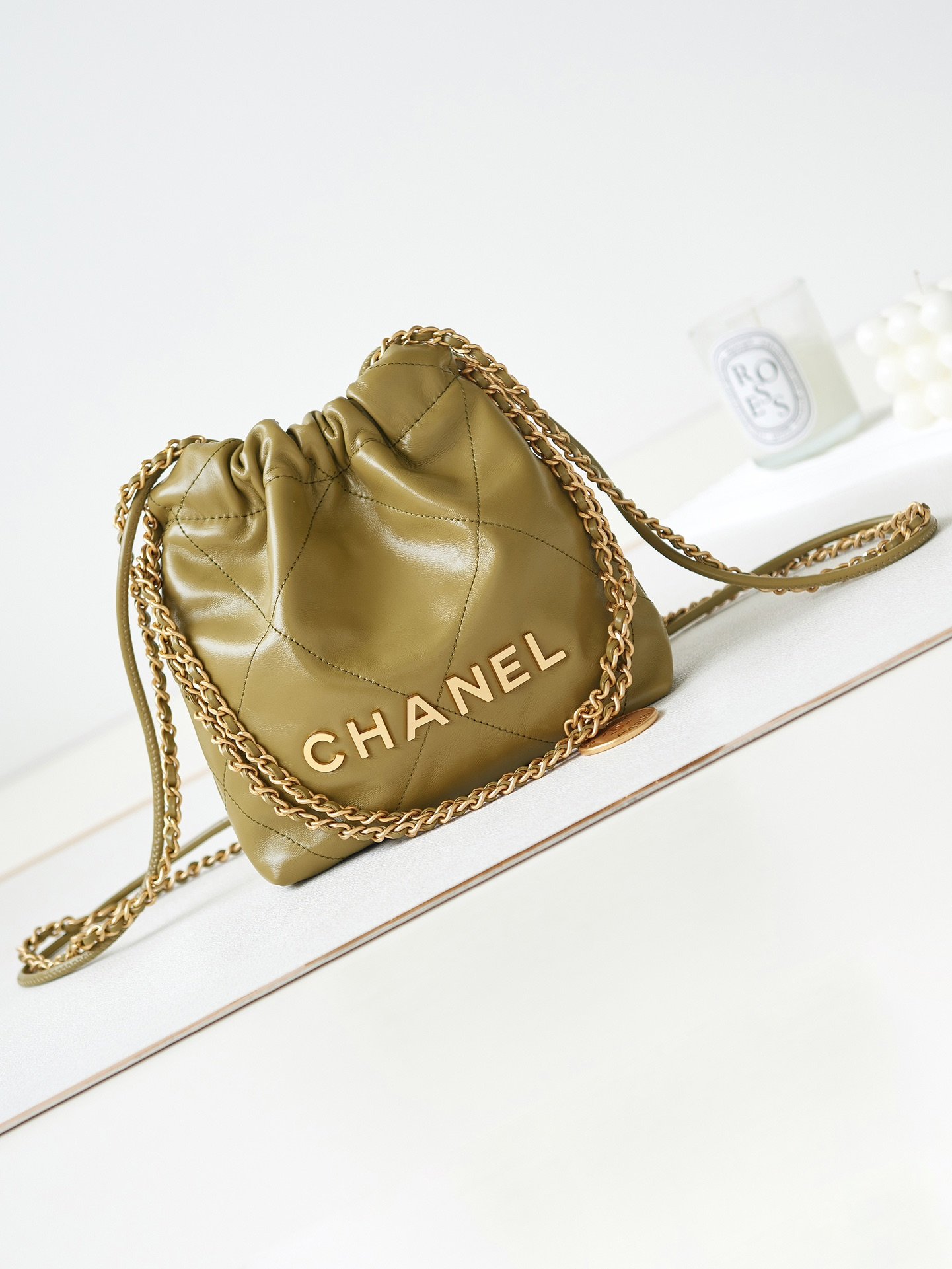 A bag CHANEL 22