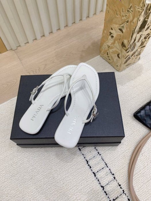 Шлепанцы женские фото 2