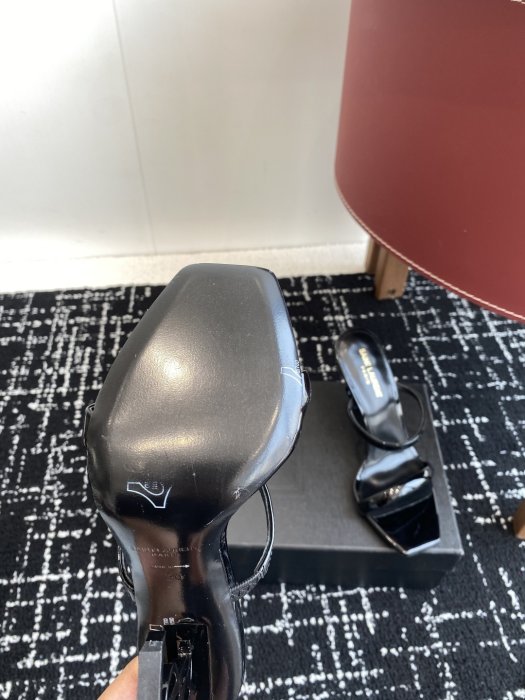 Босоножки фото 9