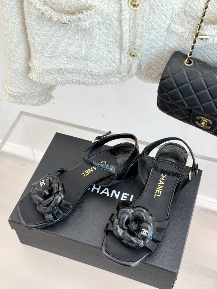 Босоножки фото 2