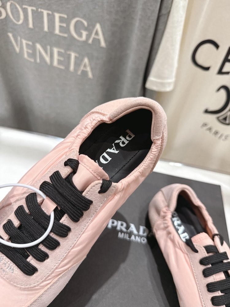 Кроссовки женские фото 6